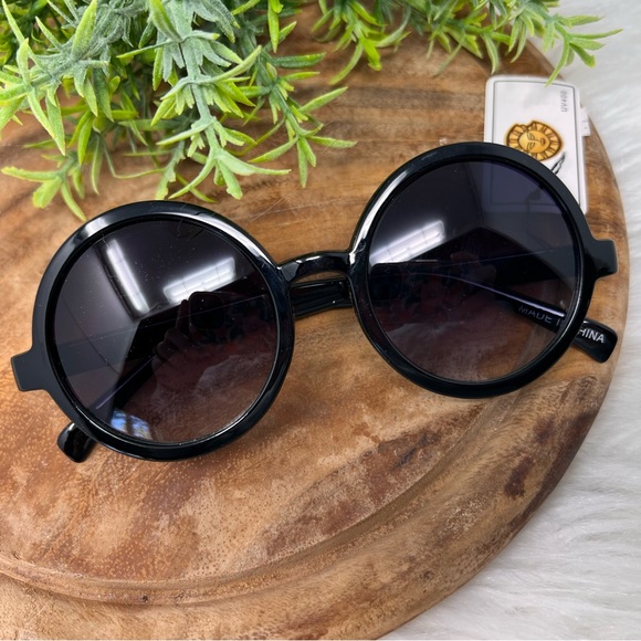 Happy Organics Boutique Accessories - 1980's Retro Round Fashion Sunglasses
